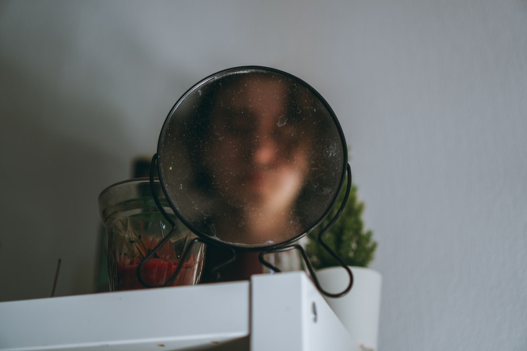 Photo spargi oglinda