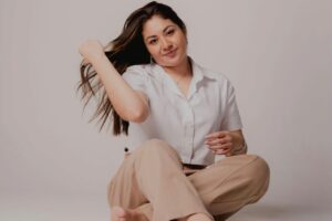 Wide leg, oversized, athleisure – ce siluete domină moda anului 2026 pentru femeile plus size și cum le porți fără să te pierzi în material